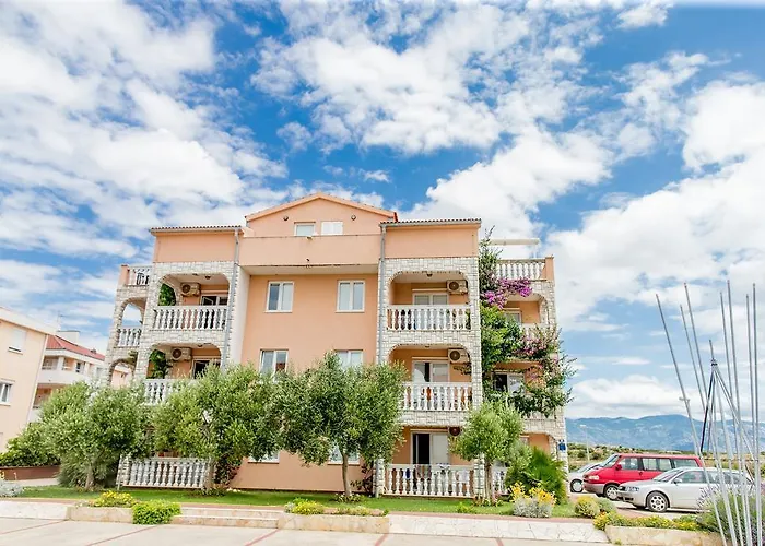 Apartments Peris Resort