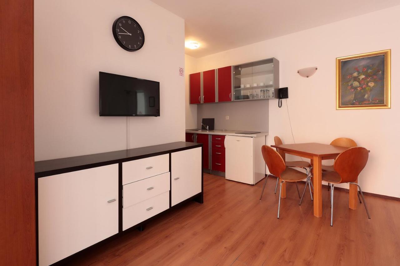 Peris Apartment *