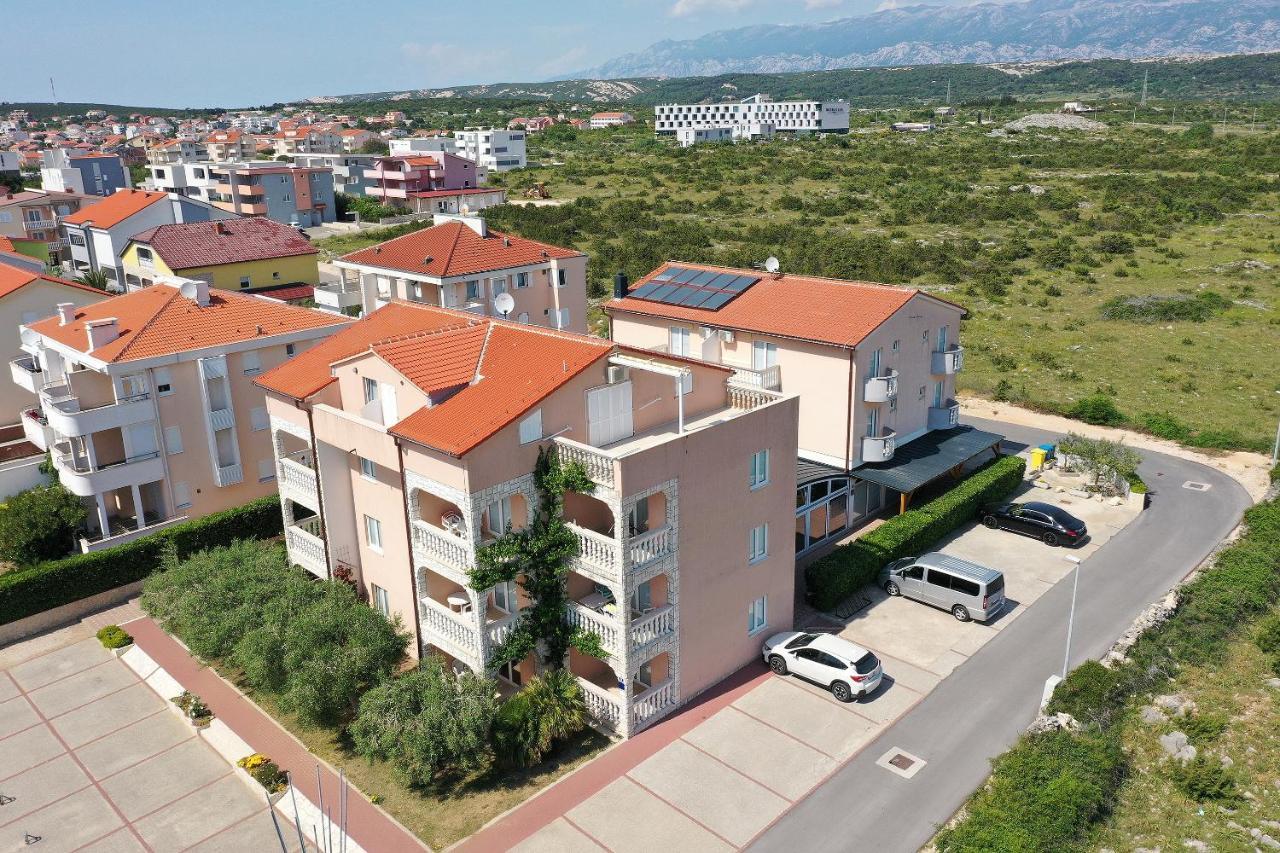 Apartment Peris Novalja