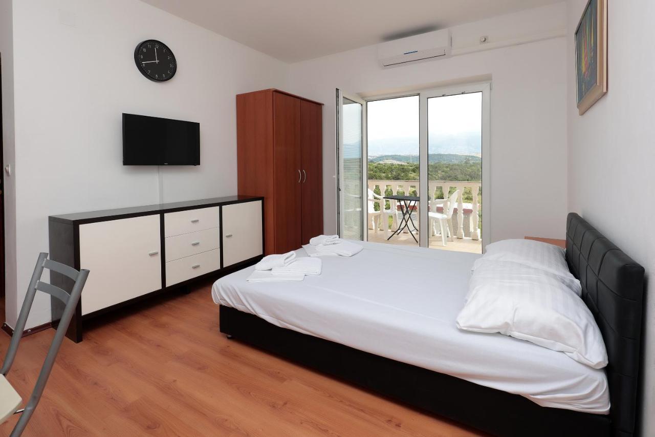 Peris Apartment Novalja